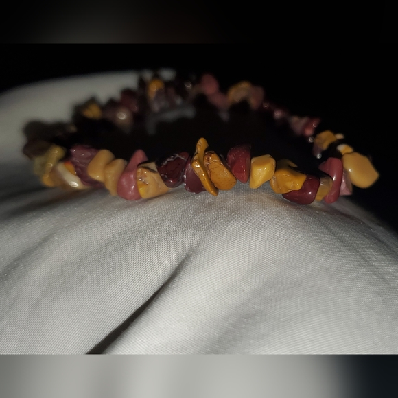 Mookaite Handmade Stretch Bracelet - Picture 5 of 6